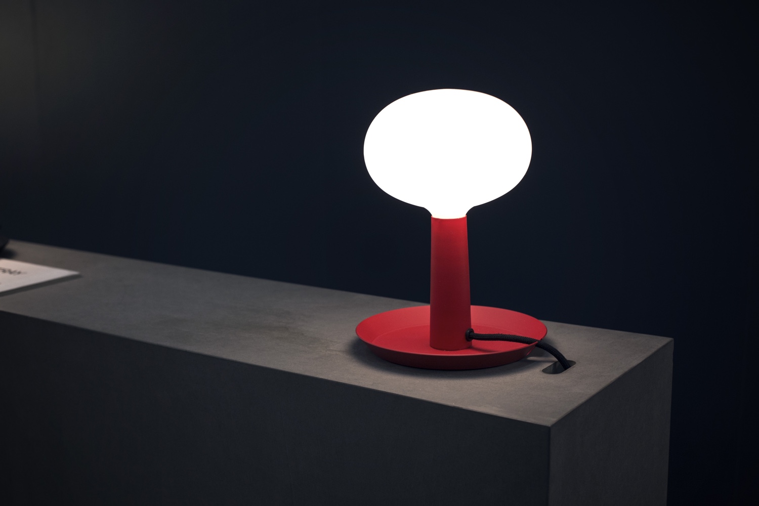 Tray-table-lamp-red